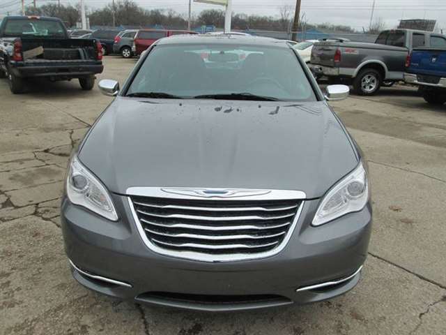 2012 Chrysler 200 Limited 4Dr Sedan